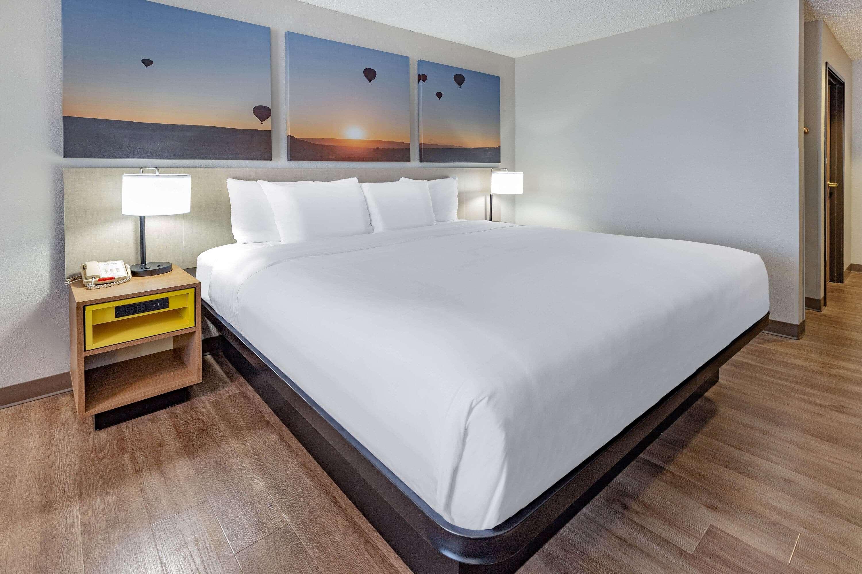 Days By Wyndham Hotel