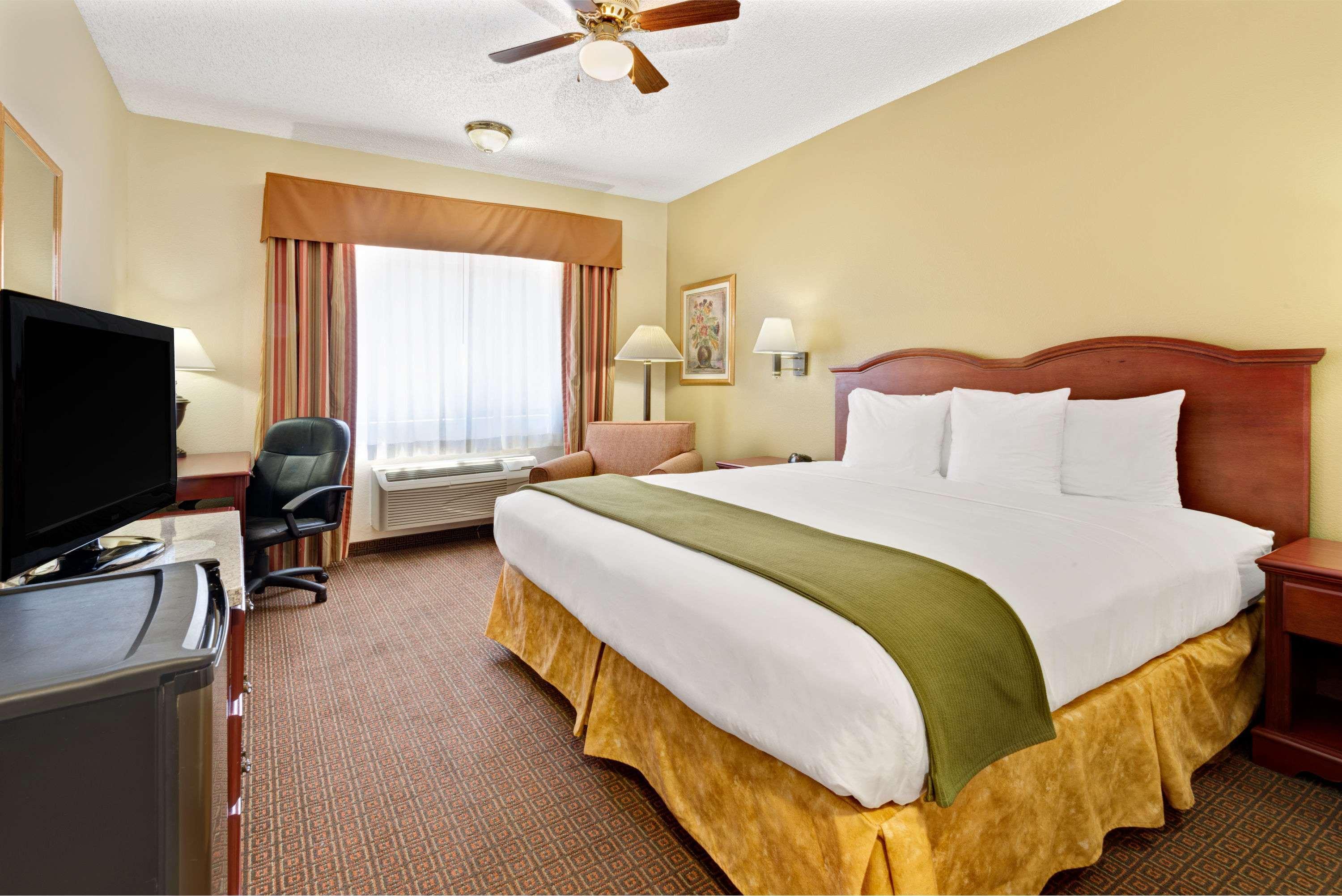 Days By Wyndham Hotel