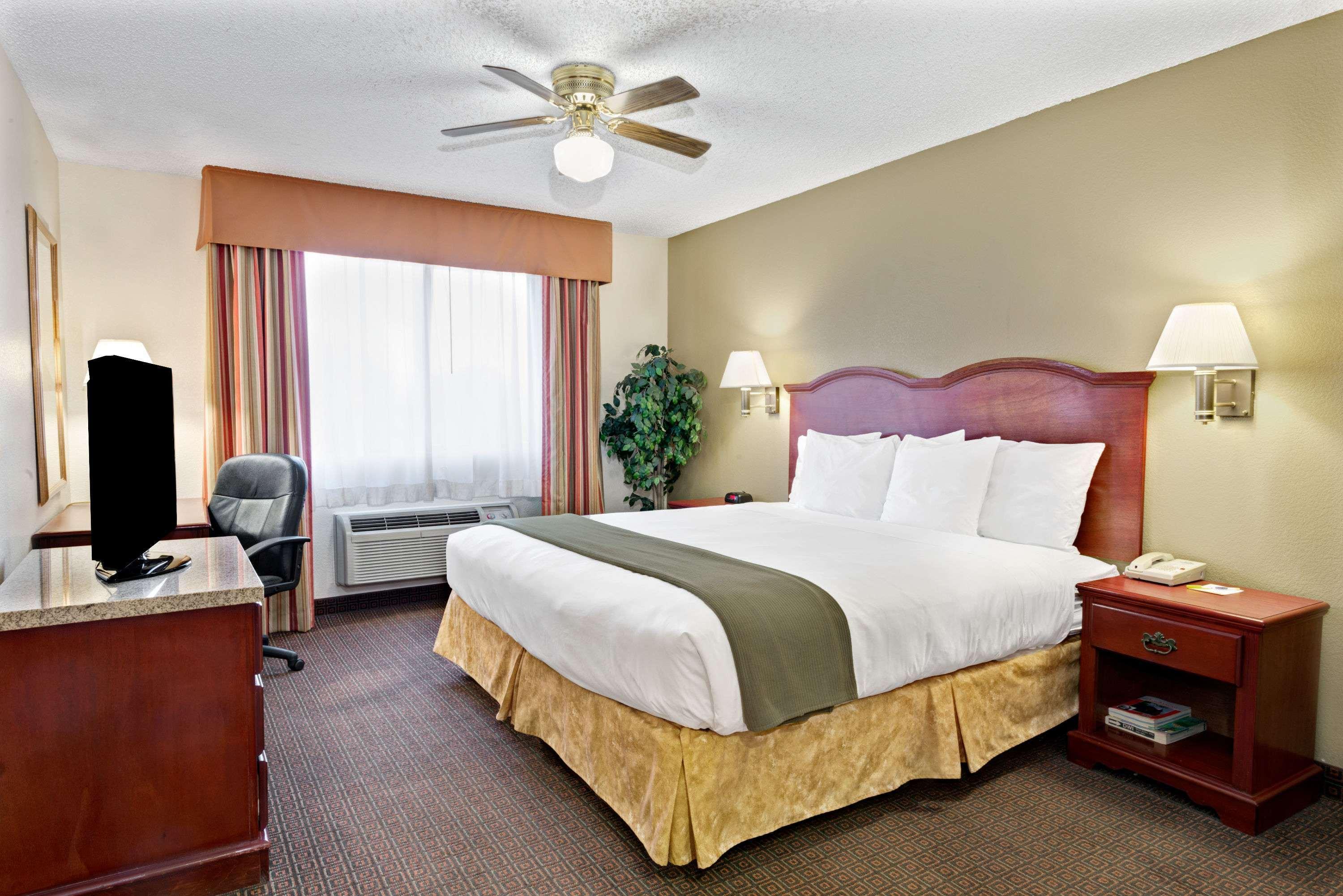 Days By Wyndham Bernalillo