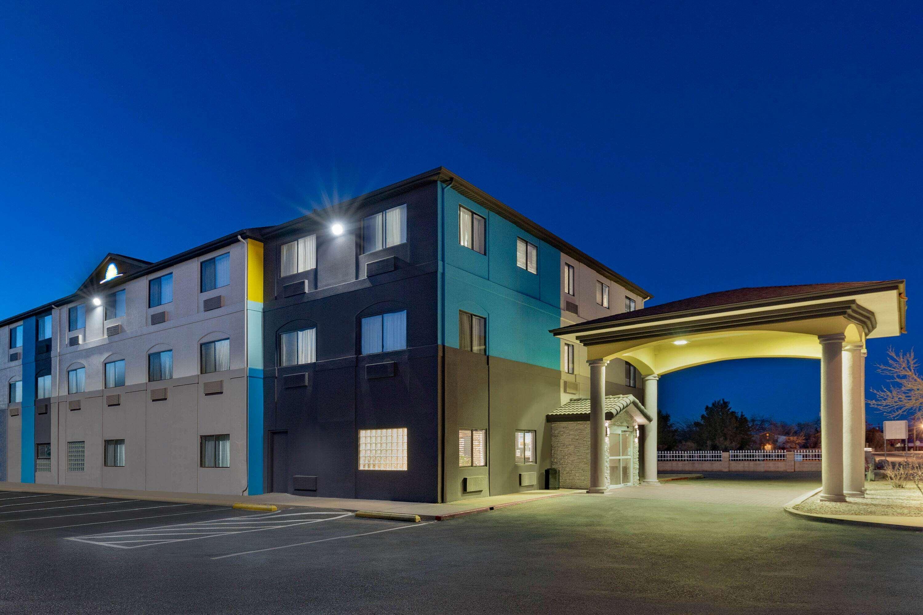 Days By Wyndham Hotel Bernalillo